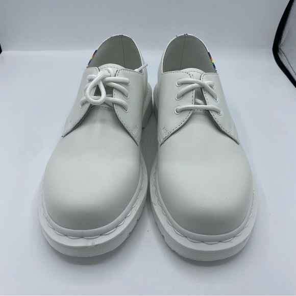 Dr. Martens 1461 White Smooth Leather Oxford Shoes Men's 6 Women's 7 like new - Picture 3 of 9